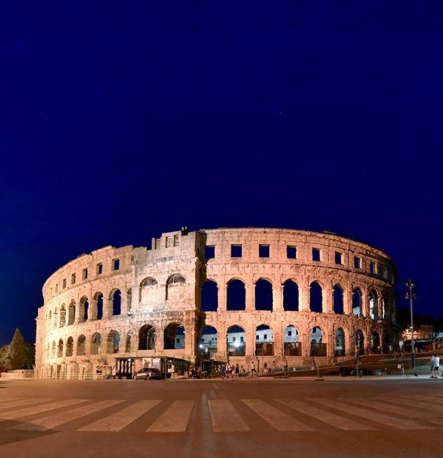 Top App 5 Min Arena Amphitheater Pola Esterno foto